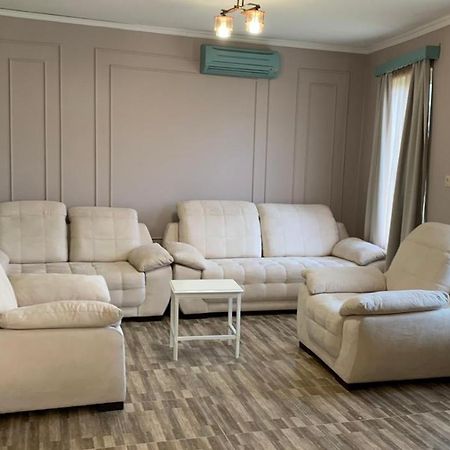 Apartment Mari คูทายสิ ภายนอก รูปภาพ